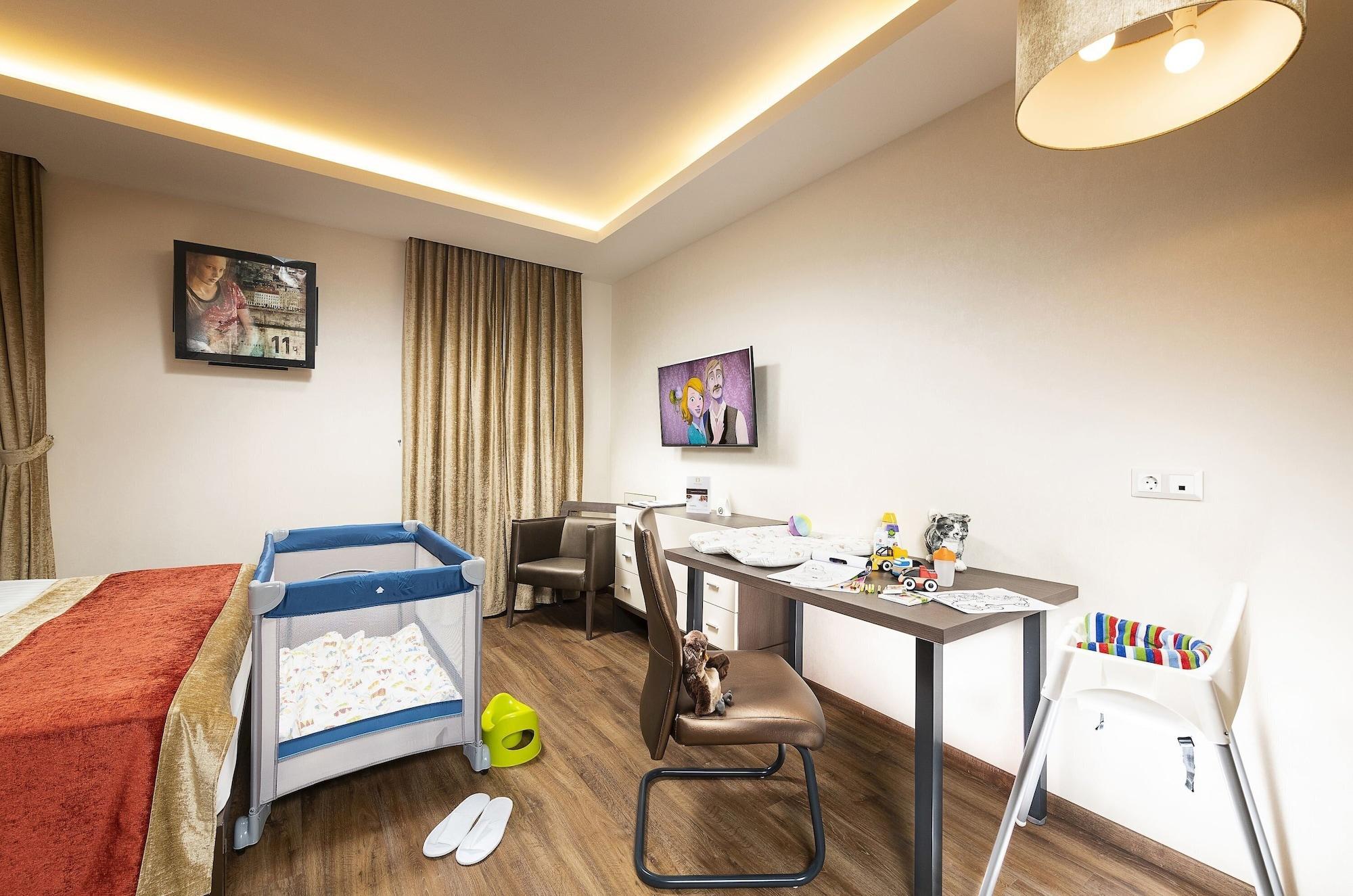 Opera Garden Hotel&apartments 4*