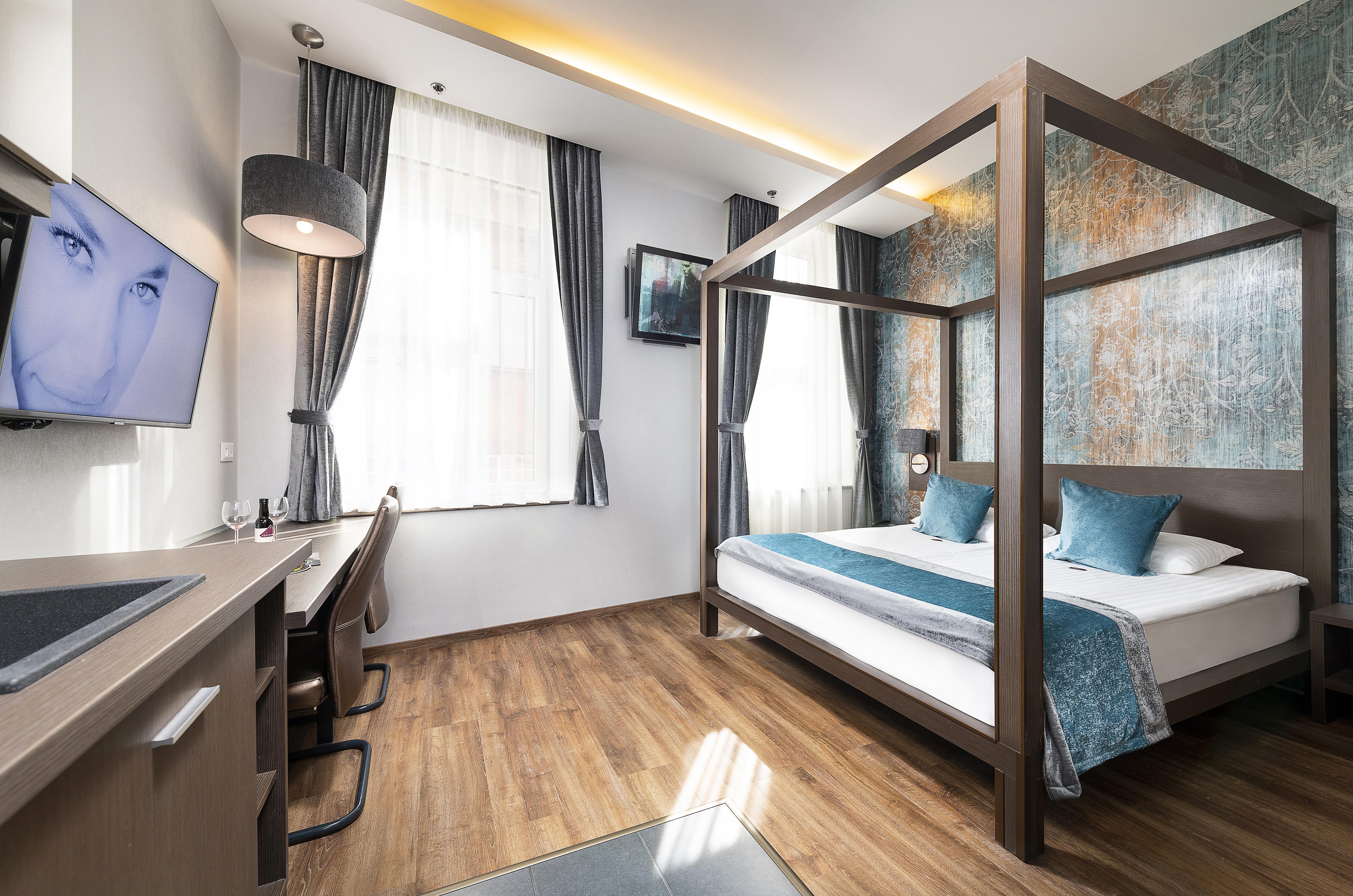 Opera Garden Y Hotel