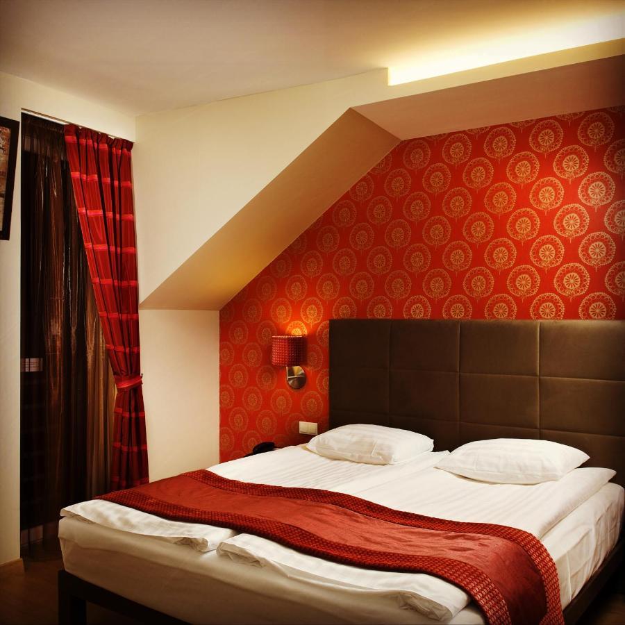 Hotel Opera Garden Y 4*