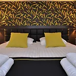 Opera Garden Hotel & Apartments