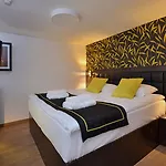 Opera Garden Hotel & Apartments