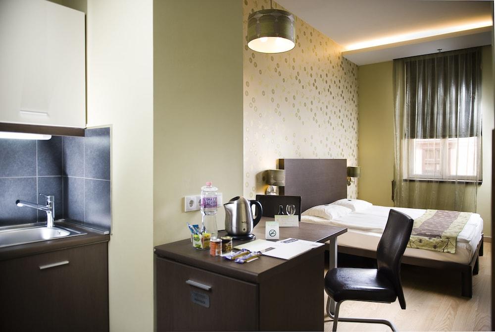 Hotel Opera Garden & Budapest