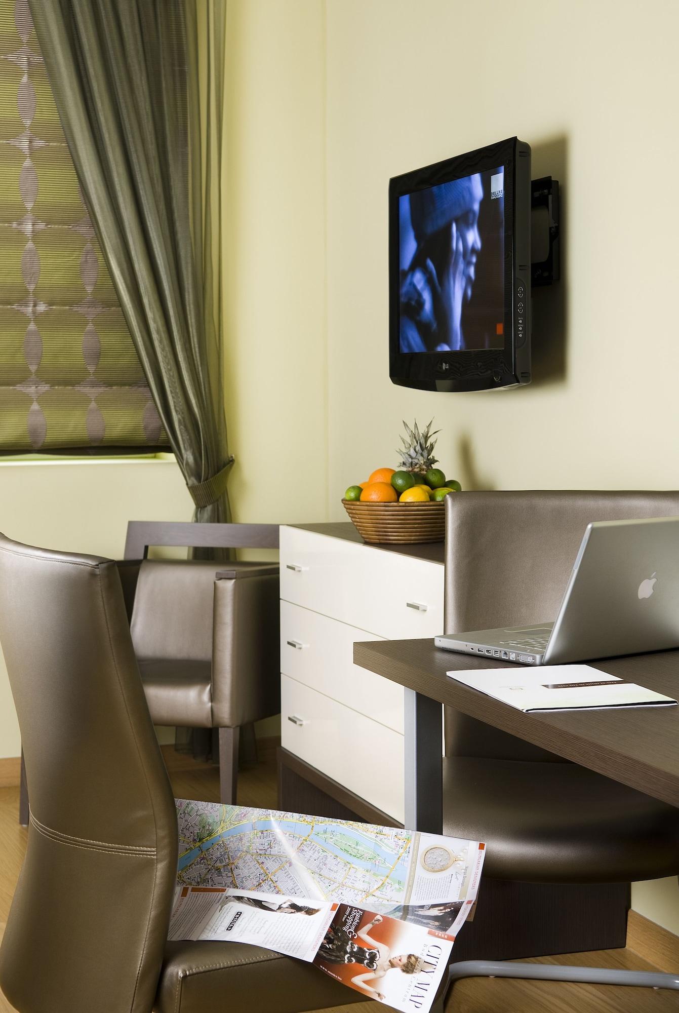 Opera Garden & Hotel 4*