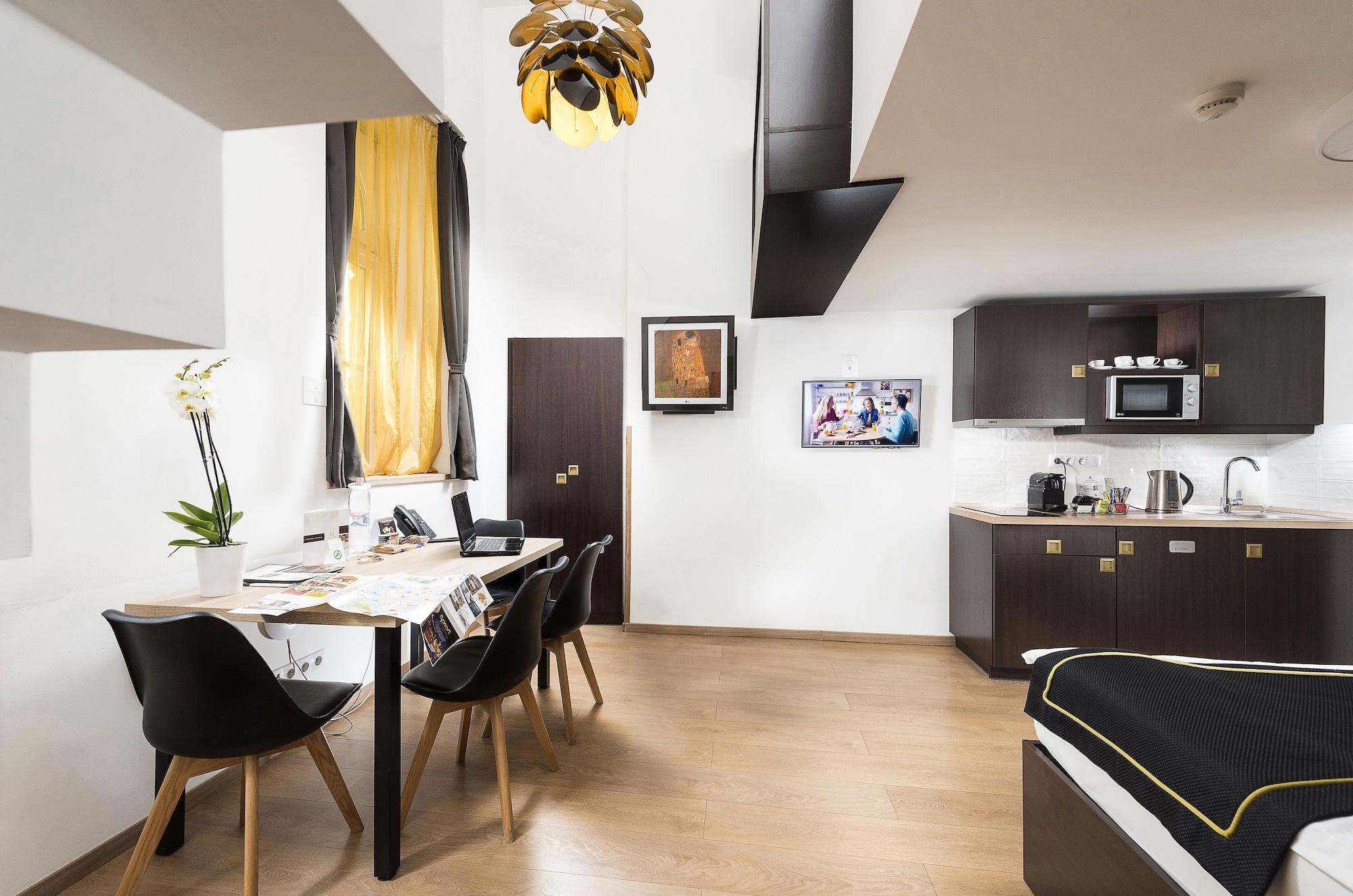 Opera Garden & Hotel 4*