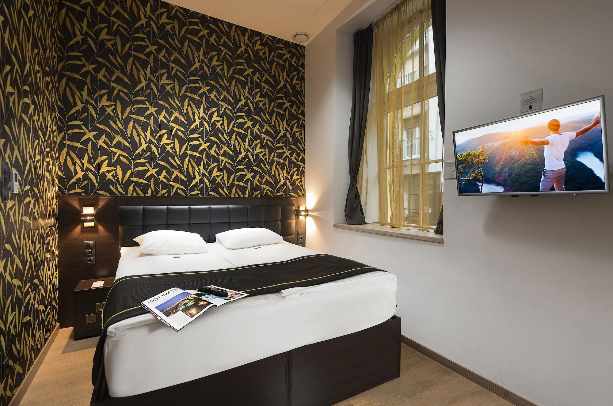 Opera Garden & Hotel 4*
