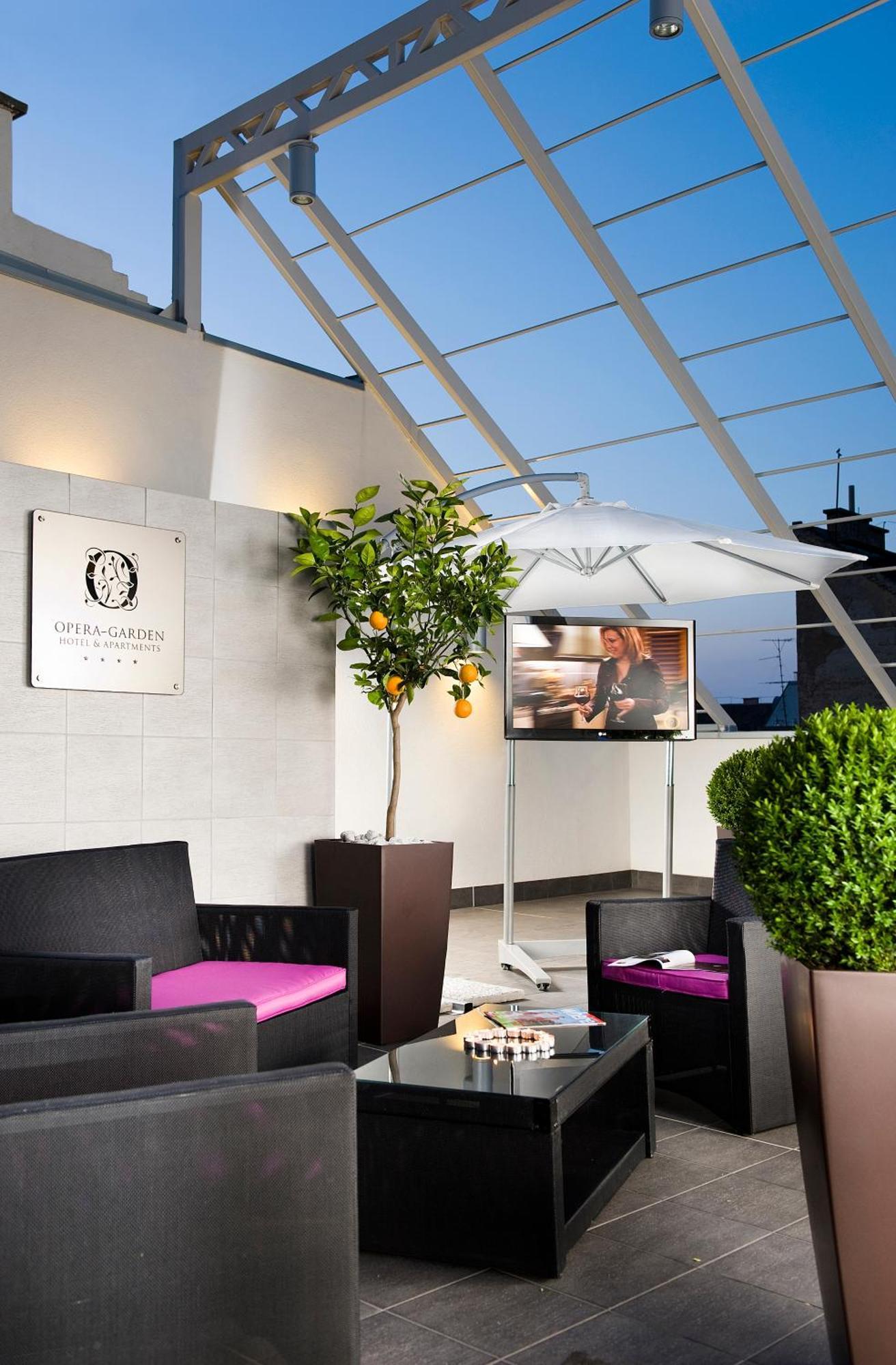 Hotel Opera Garden & 4*