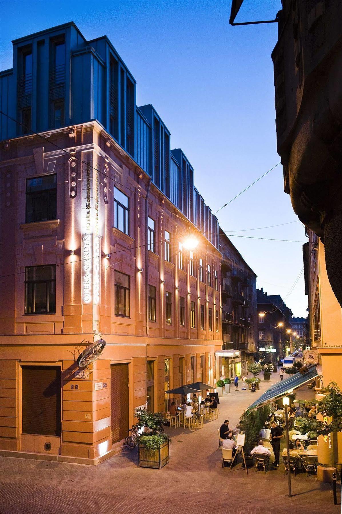 Opera Garden & Hotel 4*